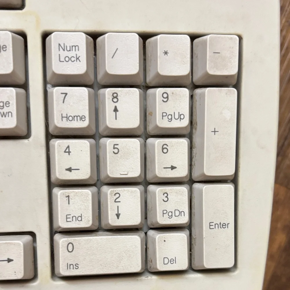 Gateway SK-9920 Wired Multifunction PS2 Computer Keyboard - Picture 10 of 14